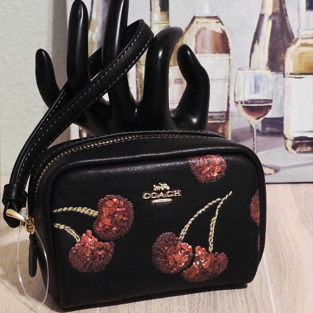 New Coach Small Pouch Wristlet Bag Cherry CDF01 Black Gold Multi Limited Edition